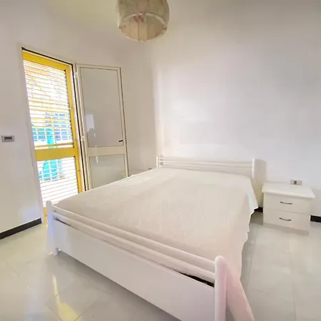 Santa Barbara Baia Apartment *